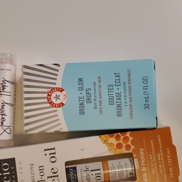 NEW Milk & Honey Revitalizing Roll-On Cuticle Oil - Milk & Honey - Picture 3 of 4